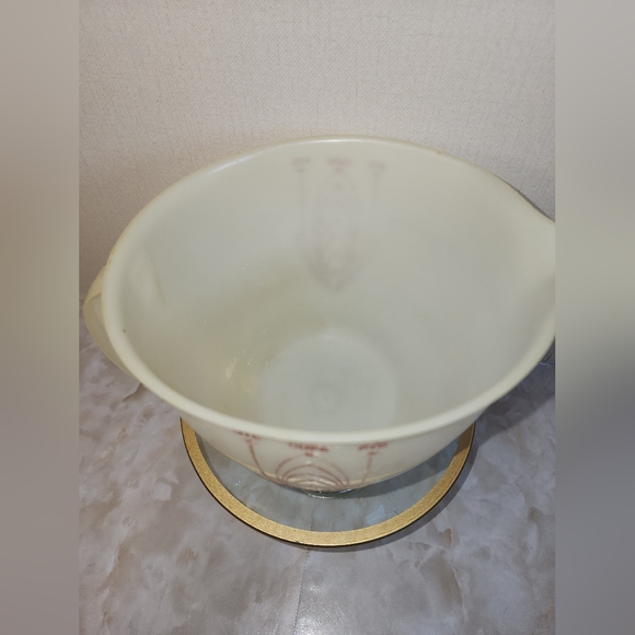 Vintage Tupperware Measuring Cup - Picture 3 of 3